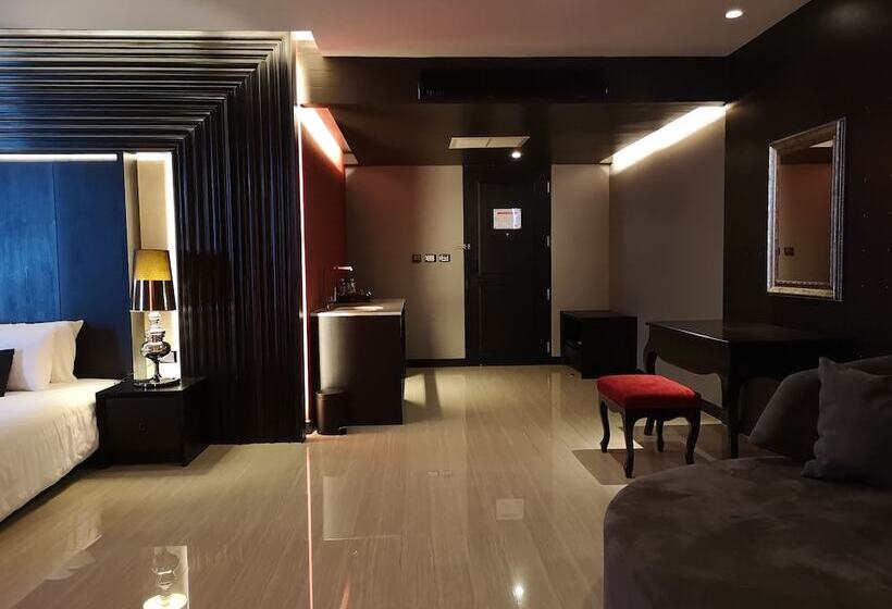 Suite, Tsix5 Quarter