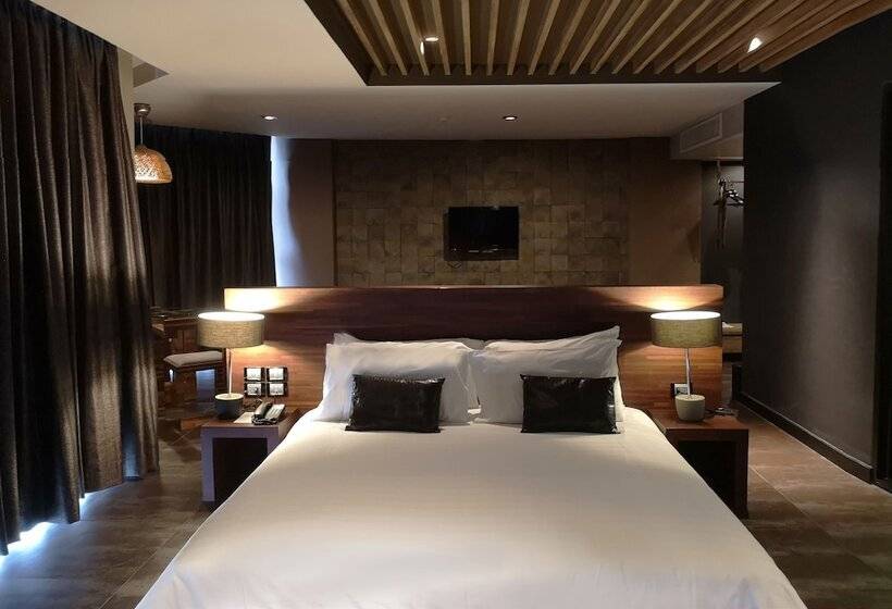 Suite, Tsix5 Quarter