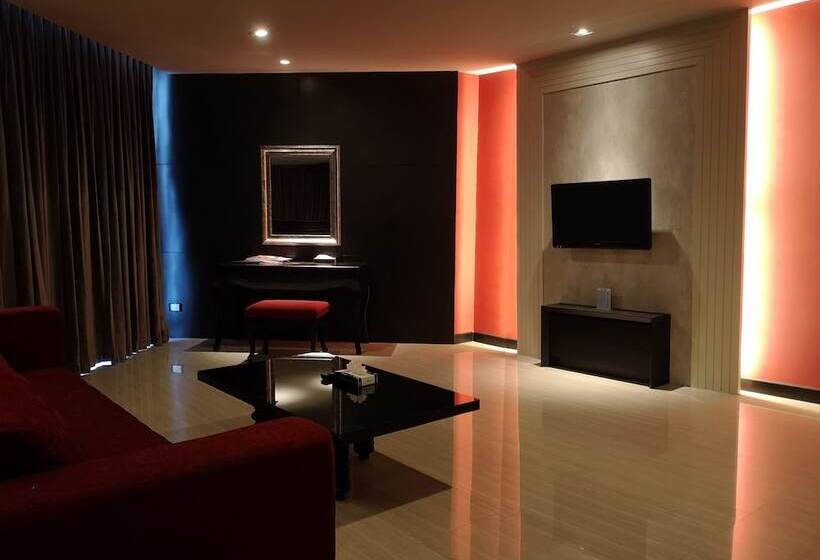 Suite Reial, Tsix5 Quarter