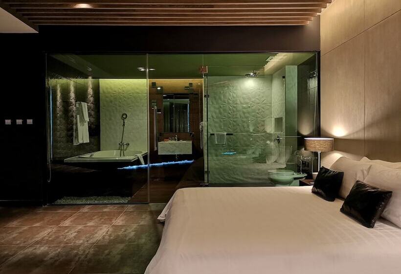 Suite Reial, Tsix5 Quarter