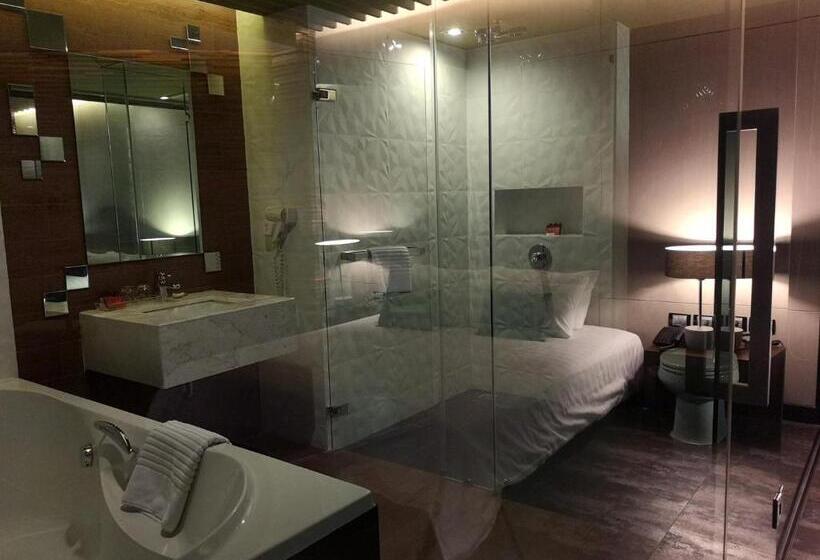 Suite Reial, Tsix5 Quarter