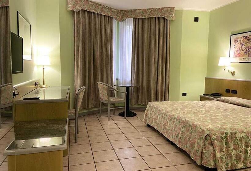 غرفة سوبيريور, Verri