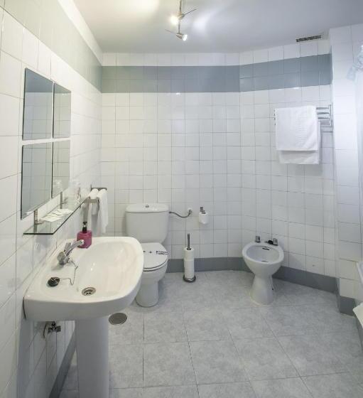 اتاق استاندارد سه نفره, La Casona Del Pinar Albergue