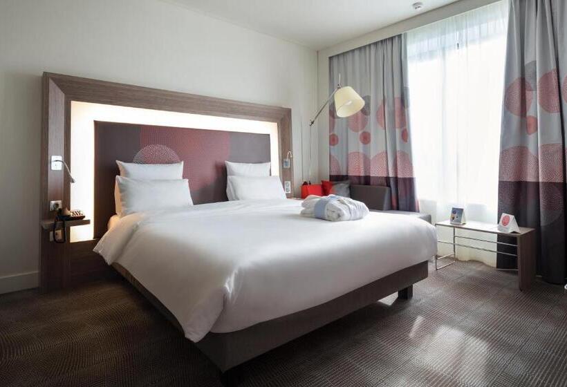 سوئیت جونیور با تخت بزرگ, Novotel Almaty City Center