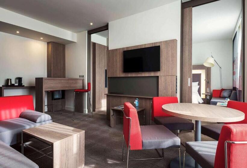 سوئیت جونیور با تخت بزرگ, Novotel Almaty City Center