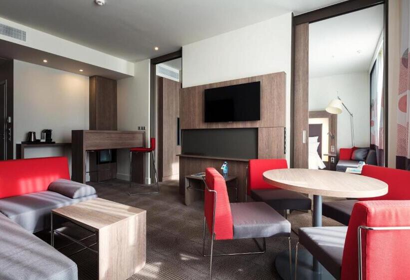 سوئیت جونیور با تخت بزرگ, Novotel Almaty City Center