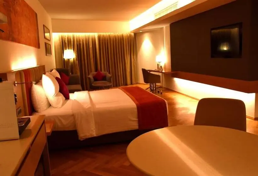 プレミアムスタジオ, Novotel Vijayawada Varun