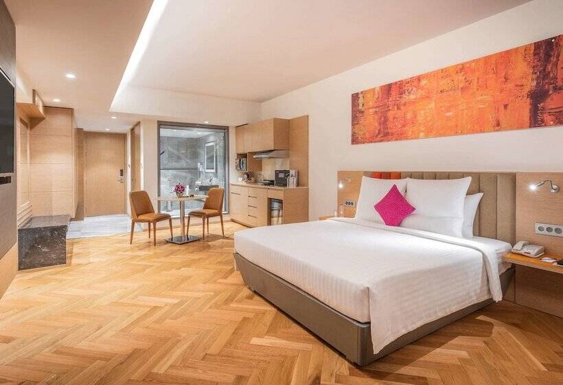 סטודיו פרמיום, Novotel Vijayawada Varun