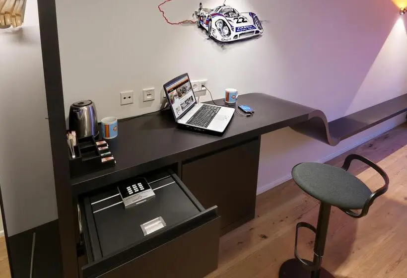 スタンダードルーム, V8 Hotel Motorworld Region Stuttgart