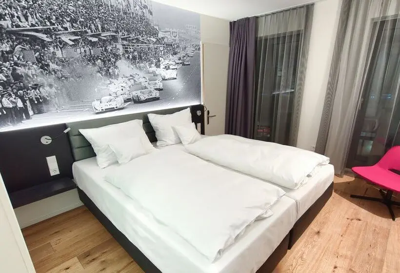 スタンダードルーム, V8 Hotel Motorworld Region Stuttgart