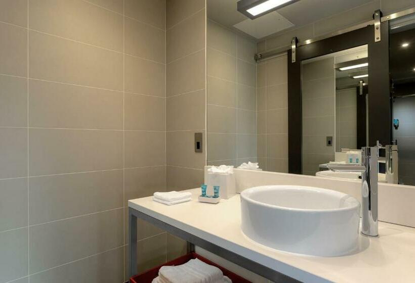 带大床的标准间, Aloft Dublin City