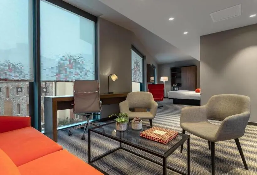 سوئیت پنت هاوس, Aloft Dublin City