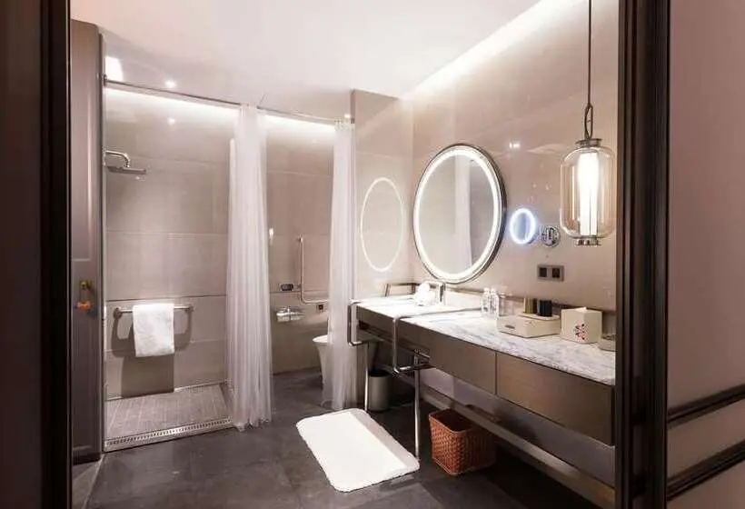 身障者適用キングサイズベッドルーム, Canopy By Hilton Chengdu City Centre