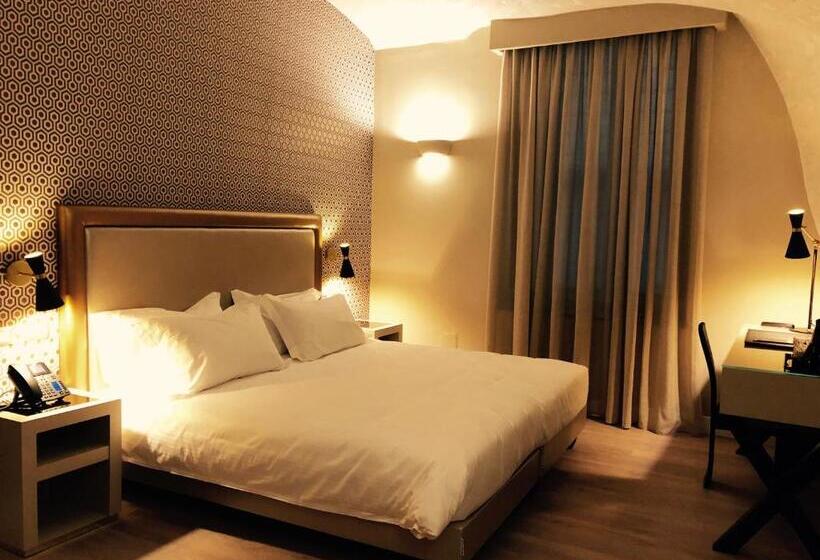 اتاق لوکس سه تخته, Caruso Place Boutique & Wellness Suites