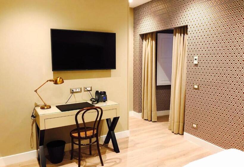 اتاق لوکس سه تخته, Caruso Place Boutique & Wellness Suites