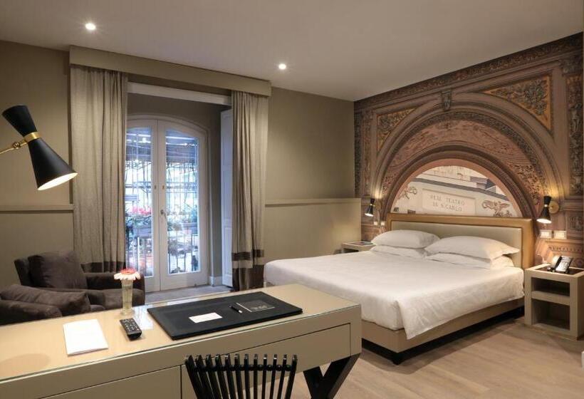 سوئیت با بالکن, Caruso Place Boutique & Wellness Suites