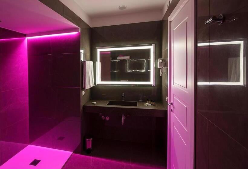 سوئیت با بالکن, Caruso Place Boutique & Wellness Suites