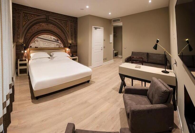 سوئیت با بالکن, Caruso Place Boutique & Wellness Suites