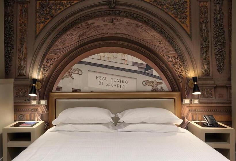 سوئیت با بالکن, Caruso Place Boutique & Wellness Suites