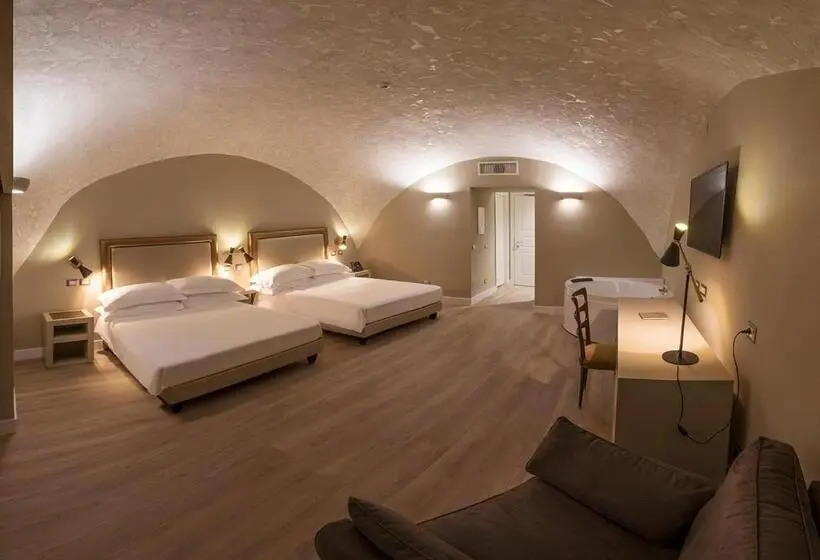 سوئیت با وان آب گرم, Caruso Place Boutique & Wellness Suites