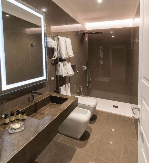 سوئیت با وان آب گرم, Caruso Place Boutique & Wellness Suites