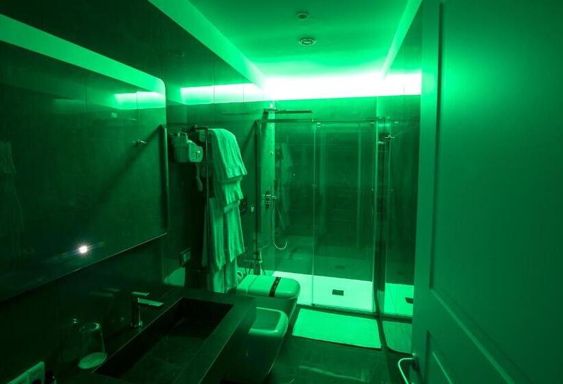 سوئیت با وان آب گرم, Caruso Place Boutique & Wellness Suites