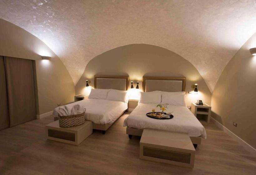 سوئیت با وان آب گرم, Caruso Place Boutique & Wellness Suites