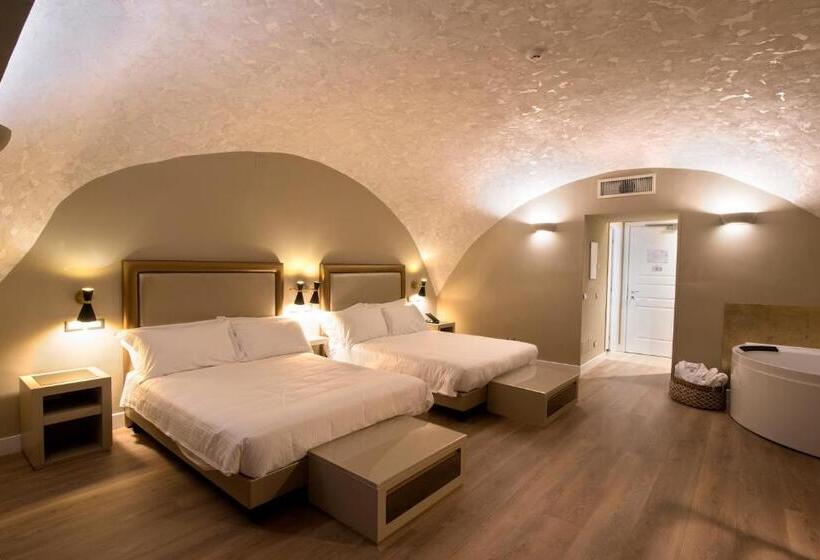 سوئیت با وان آب گرم, Caruso Place Boutique & Wellness Suites