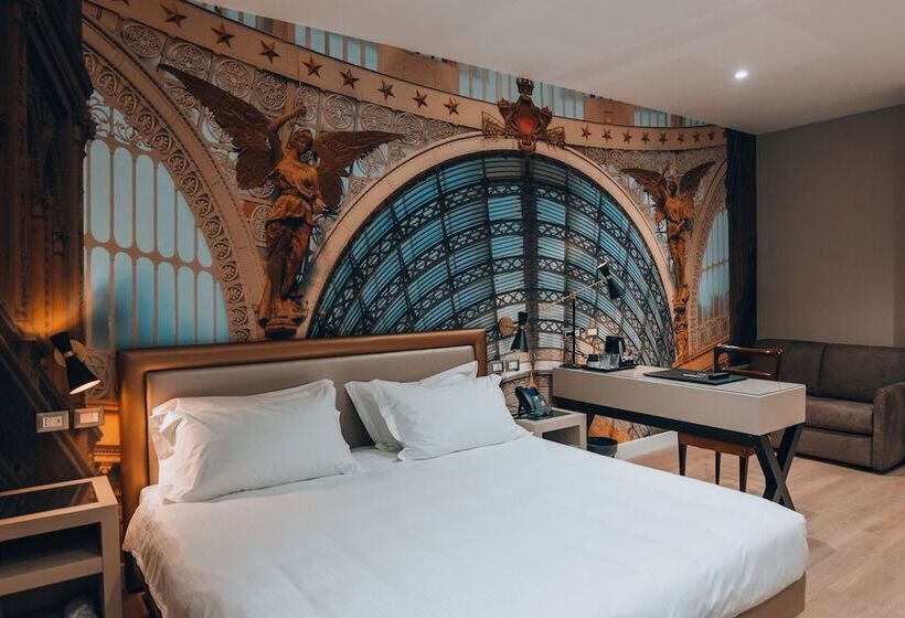 سوئیت با بالکن, Caruso Place Boutique & Wellness Suites