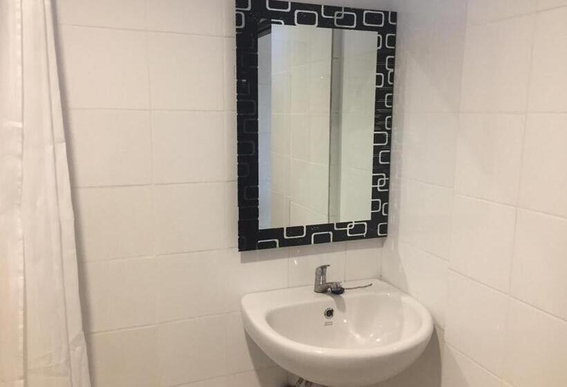 Номер Deluxe, City Garden Bali Dwipa Hotel, Kuta