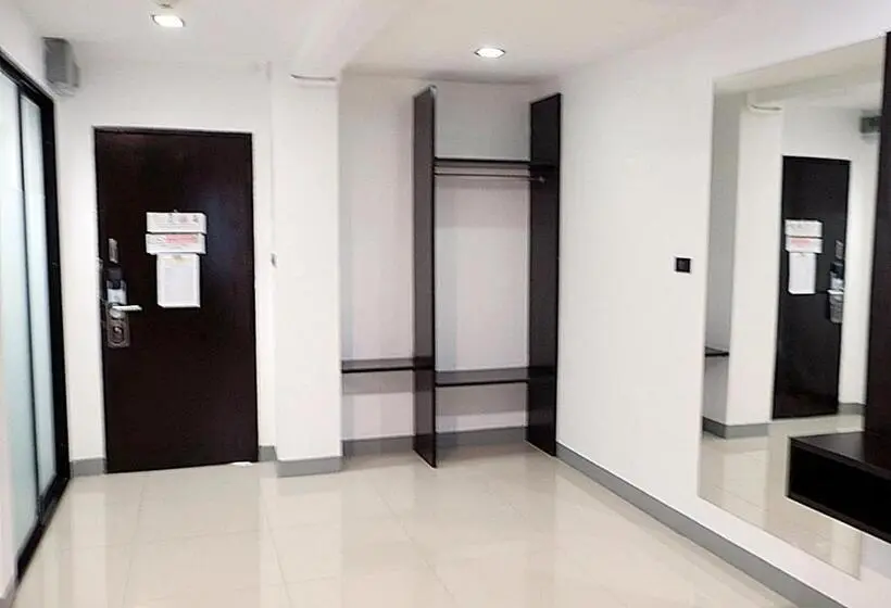 اتاق لوکس, Izen Budget Hotel & Residence
