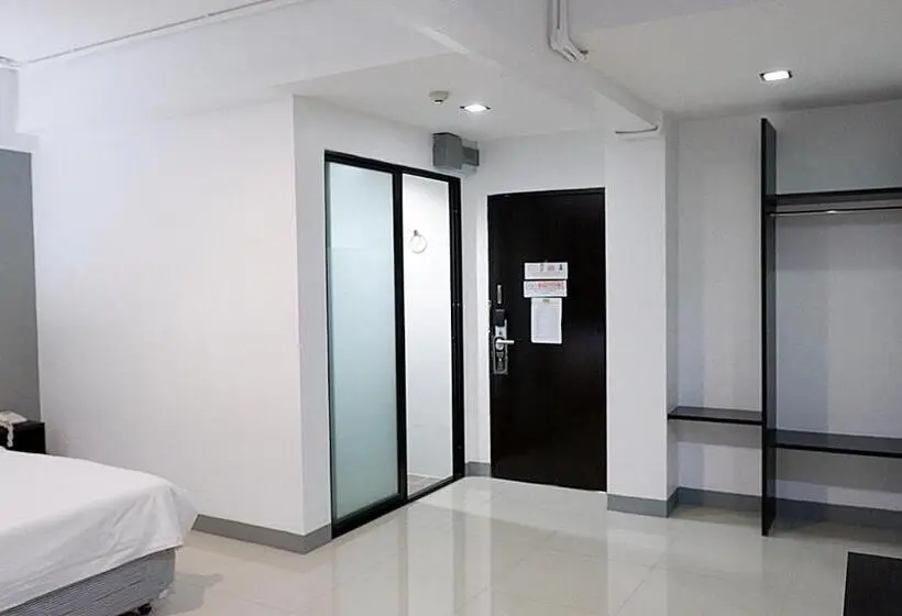 اتاق لوکس, Izen Budget Hotel & Residence