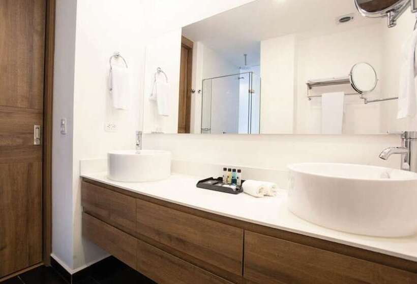 スーペリアールーム, Lagoon