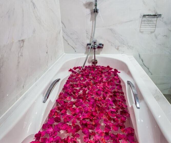 غرفة سوبيريور مطلة على حمام السباحة, Lamai Coconut Beach Resort