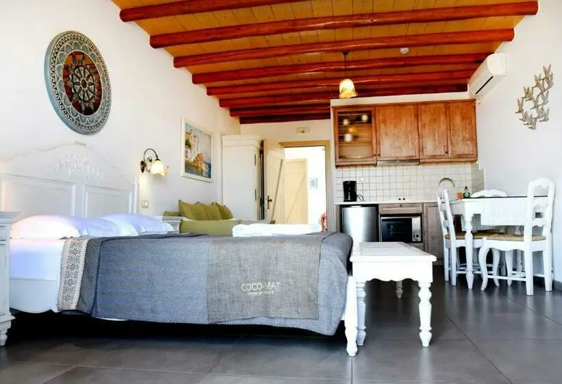 Studio Deluxe, Messaria