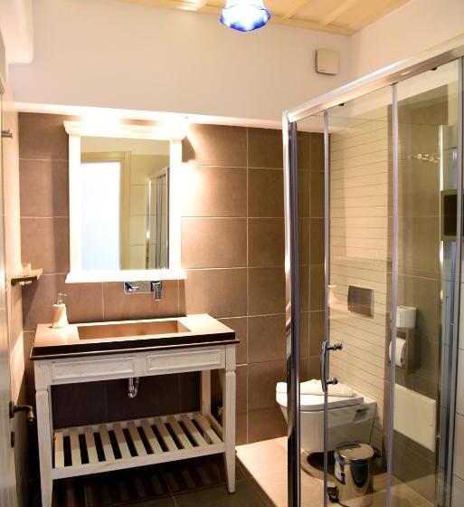 סוויטת ג'וניור, Messaria