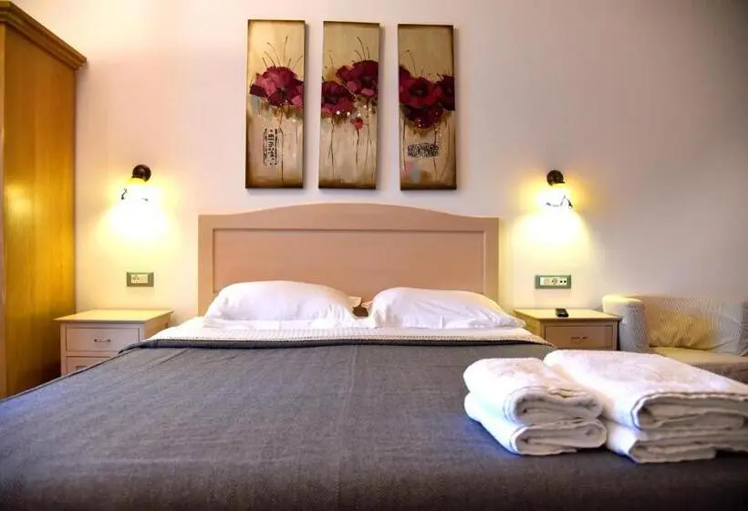 Chambre Standard avec Balcon, Messaria