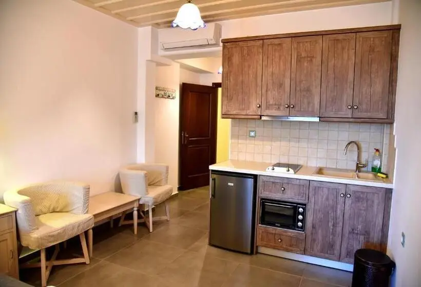 Chambre Standard avec Balcon, Messaria
