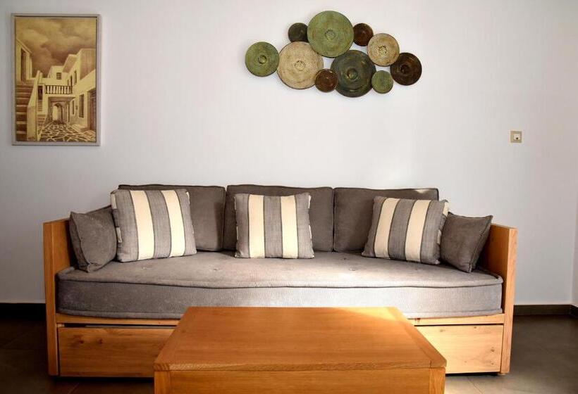 דירת חדר, Messaria