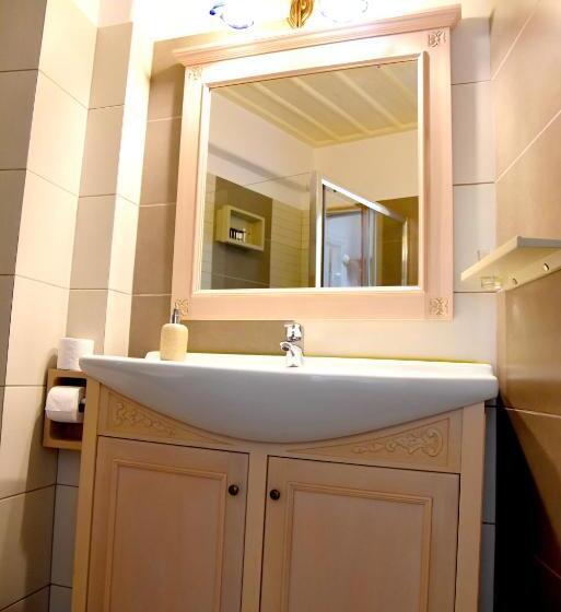 סוויטה אקזקיוטיב, Messaria