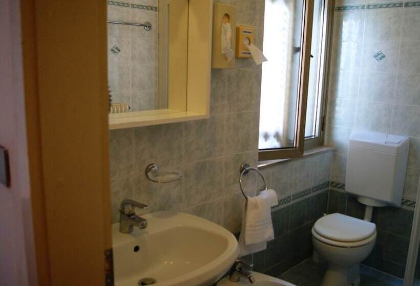 スタンダードトリプルルーム, Milano