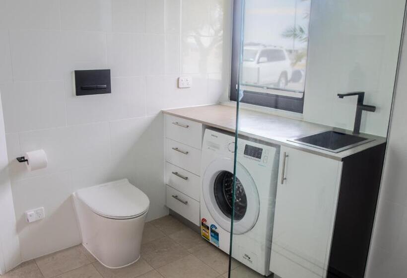 اتاق لوکس, Modra's Apartments