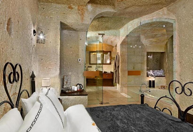 جناح ديلوكس, Seraphim Cave Suites & Spa