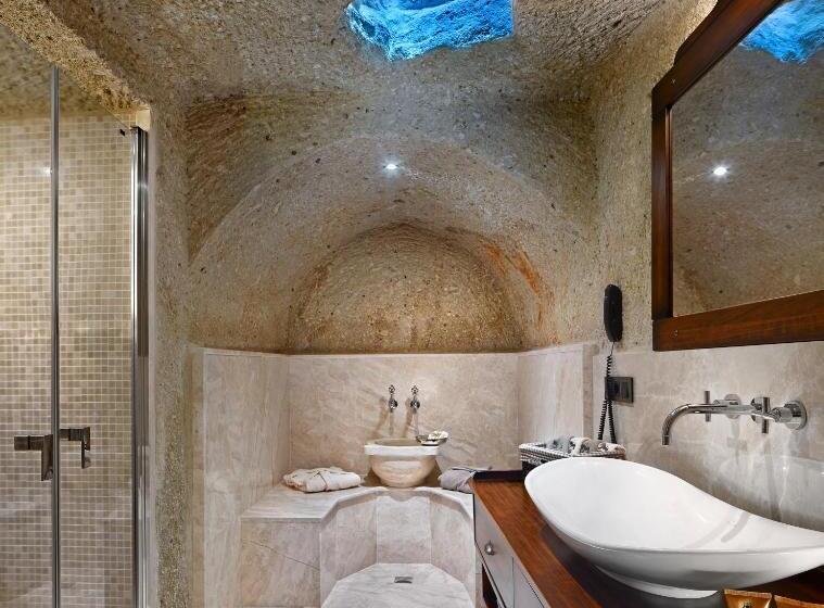 Люкс Повышенной Комфортности, Seraphim Cave Suites & Spa