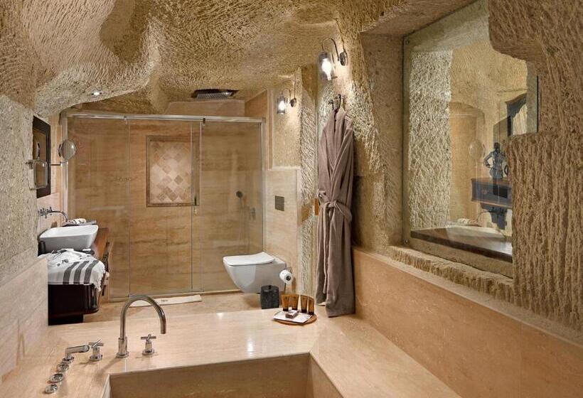 جناح, Seraphim Cave Suites & Spa