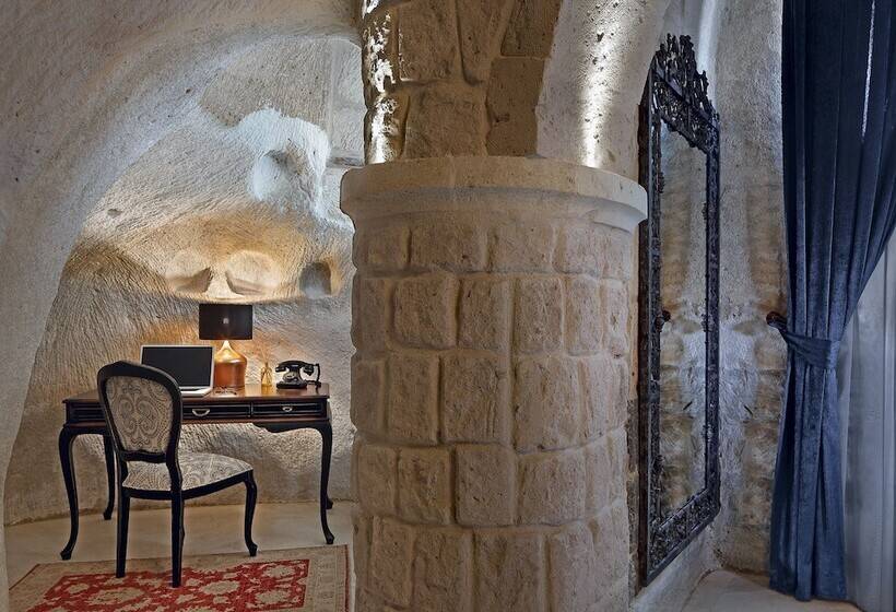 Люкс Кровать Кинг, Seraphim Cave Suites & Spa
