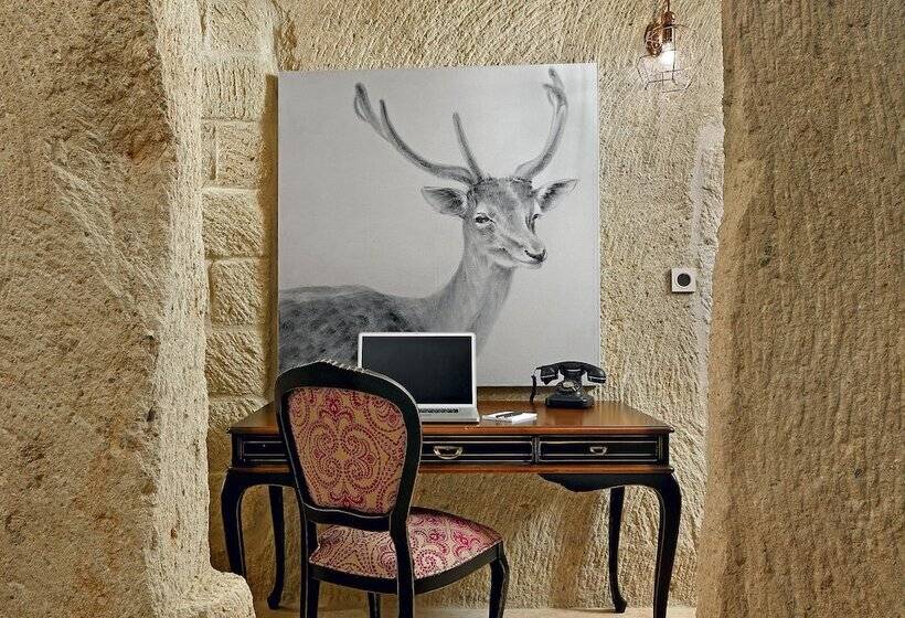 جناح سرير كينج, Seraphim Cave Suites & Spa