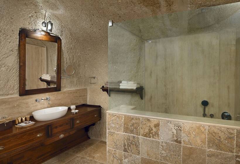 جناح سرير كينج, Seraphim Cave Suites & Spa