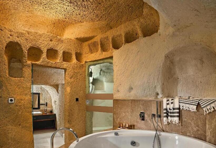جناح سرير كينج, Seraphim Cave Suites & Spa