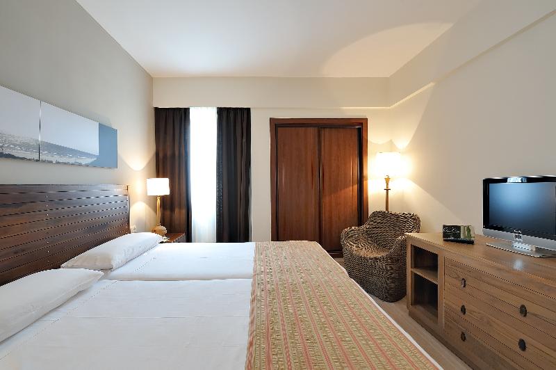 套房配有游泳池, Parc Germano Suites & Apartments